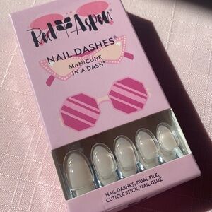 RED ASPEN Faith At Fashion Week Nail Dashes Iridescent almond Short NEW